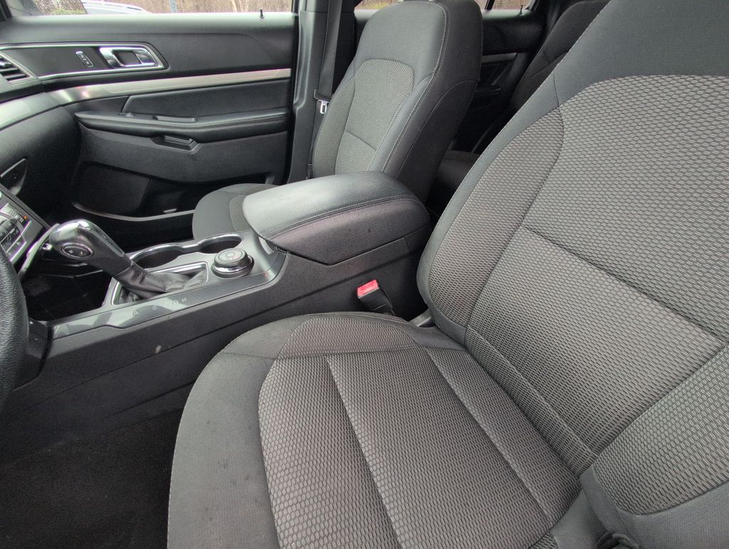 Thumbnail: 2019 Ford Explorer - 9