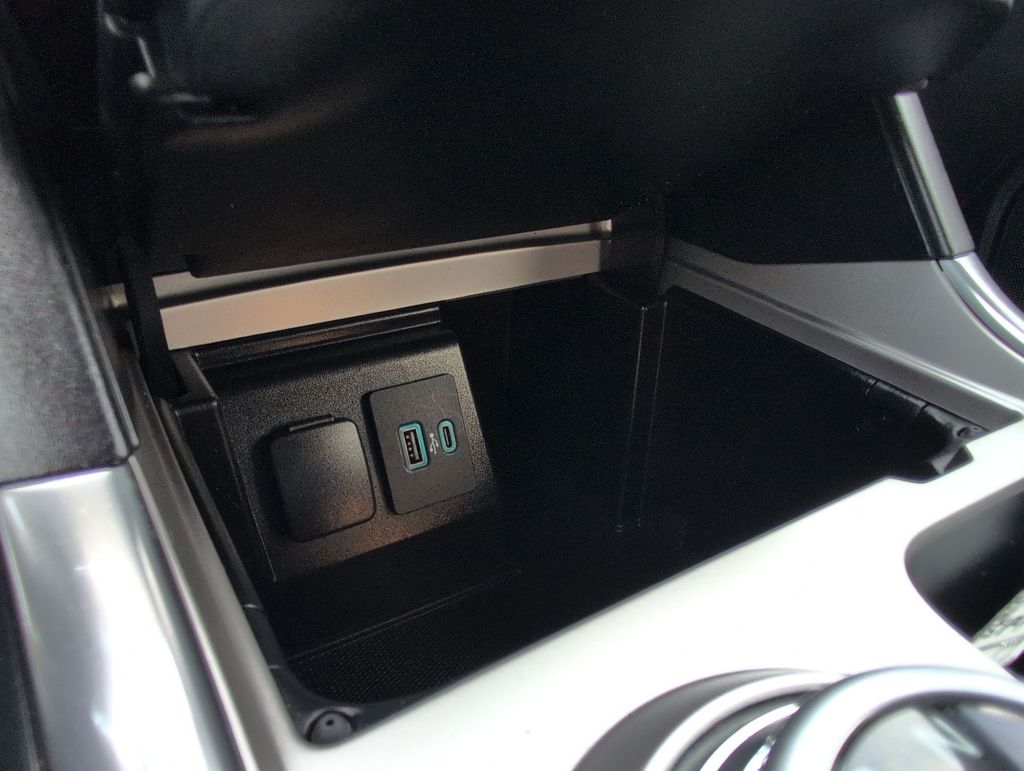 Thumbnail: 2020 Ford Explorer - 37