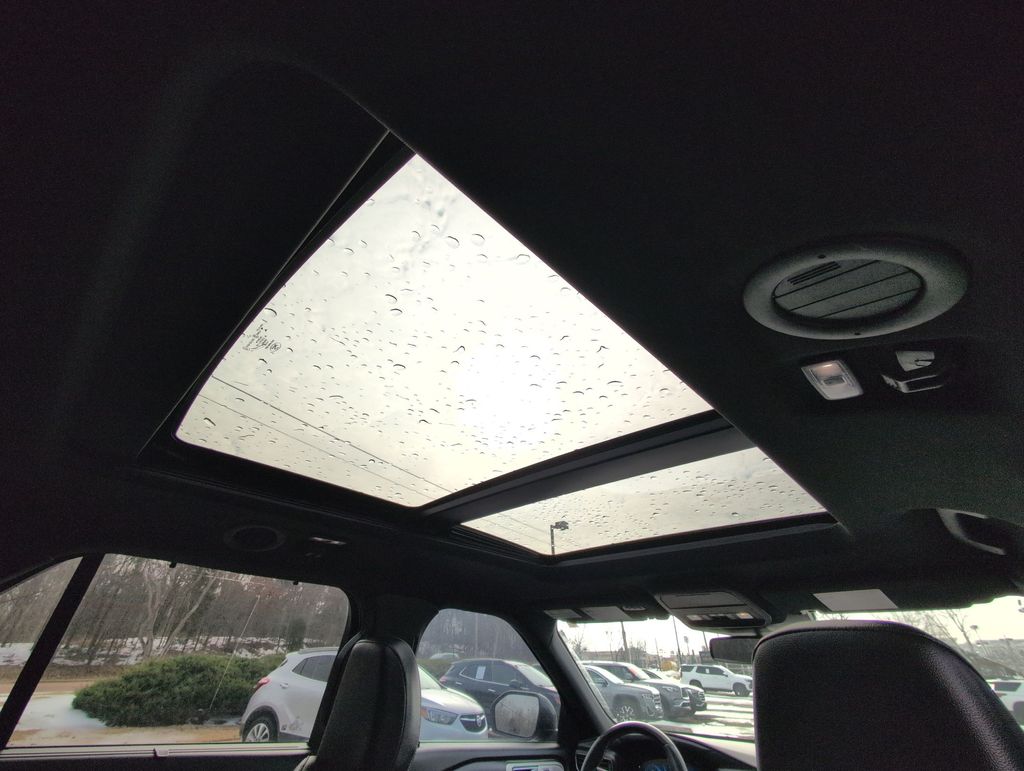 Thumbnail: 2020 Ford Explorer - 29