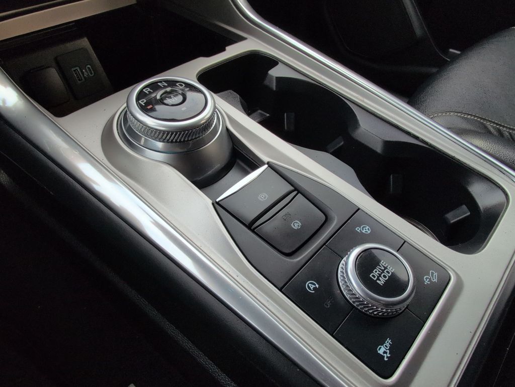 Thumbnail: 2020 Ford Explorer - 15