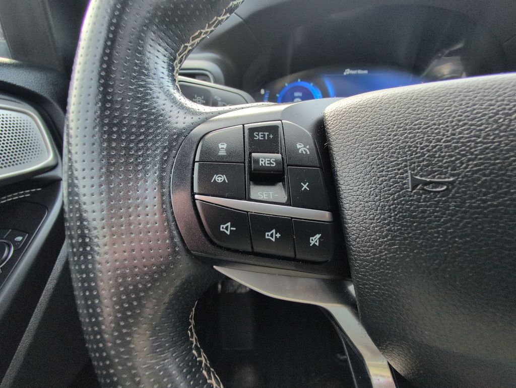 Thumbnail: 2020 Ford Explorer - 31