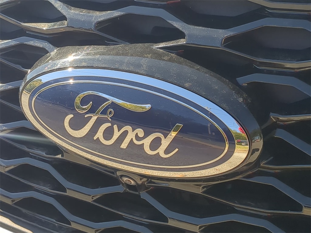 Thumbnail: 2021 Ford Explorer - 6