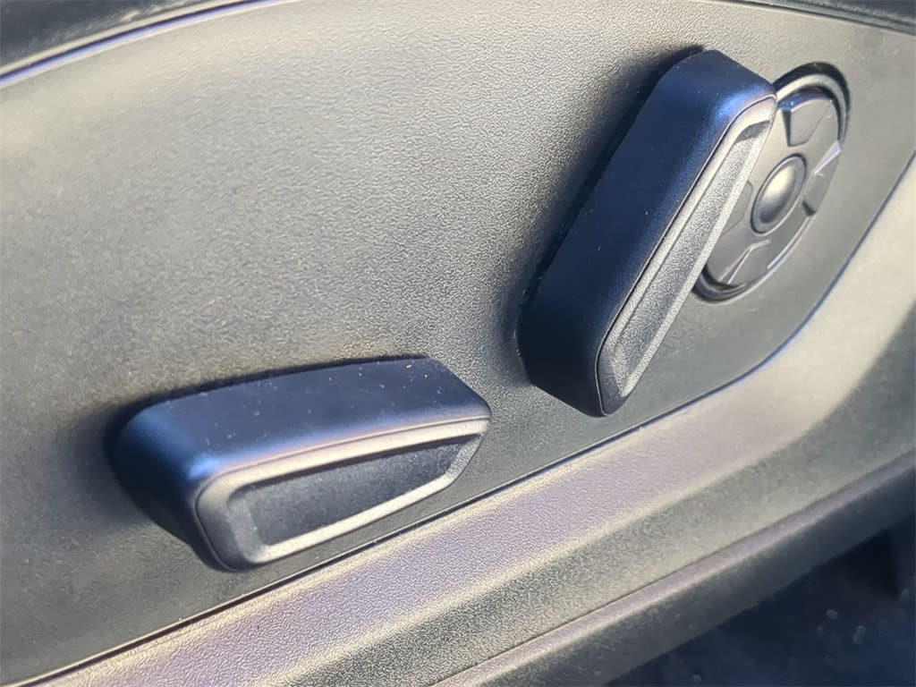 Thumbnail: 2021 Ford Explorer - 24