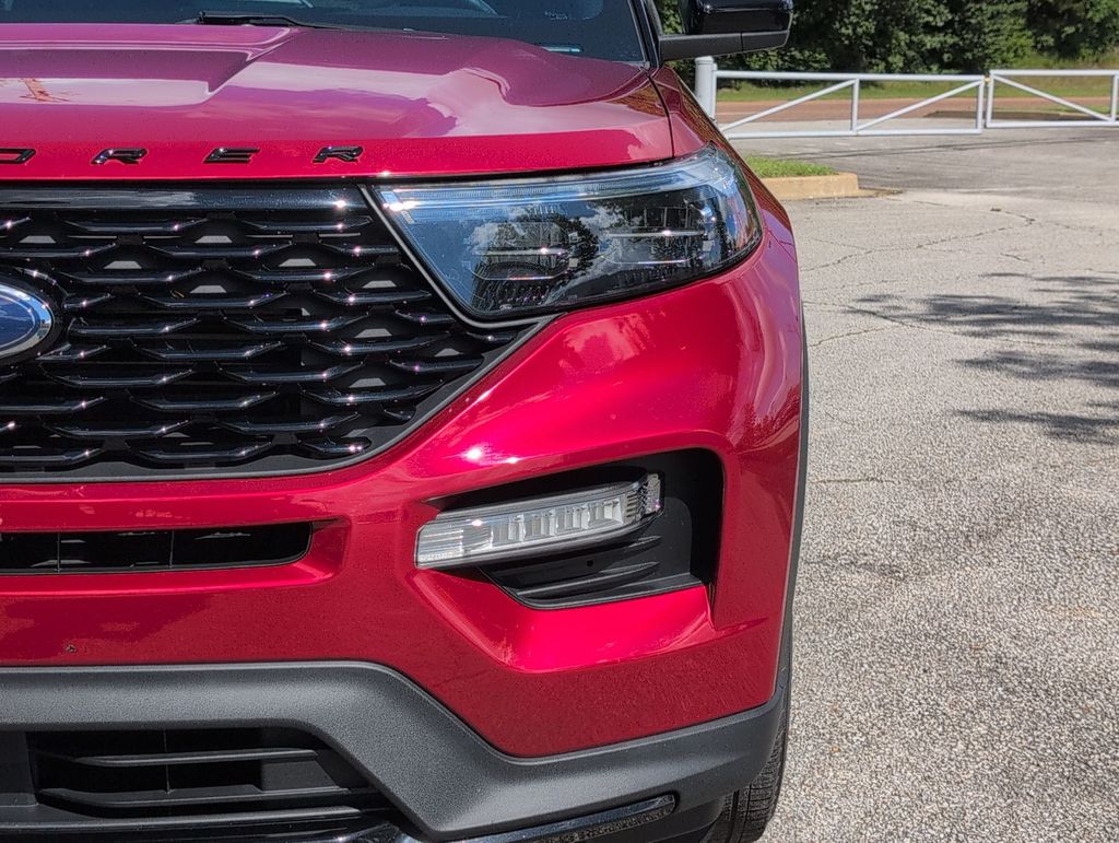 Thumbnail: 2022 Ford Explorer - 25