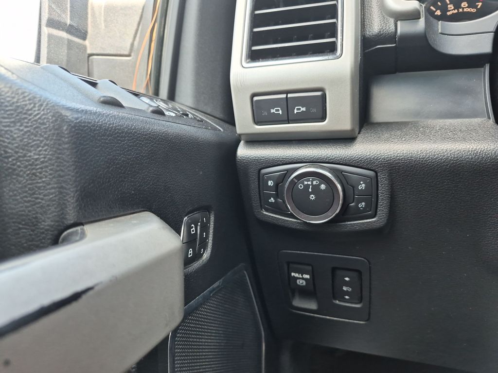 Thumbnail: 2018 Ford F-150 - 30