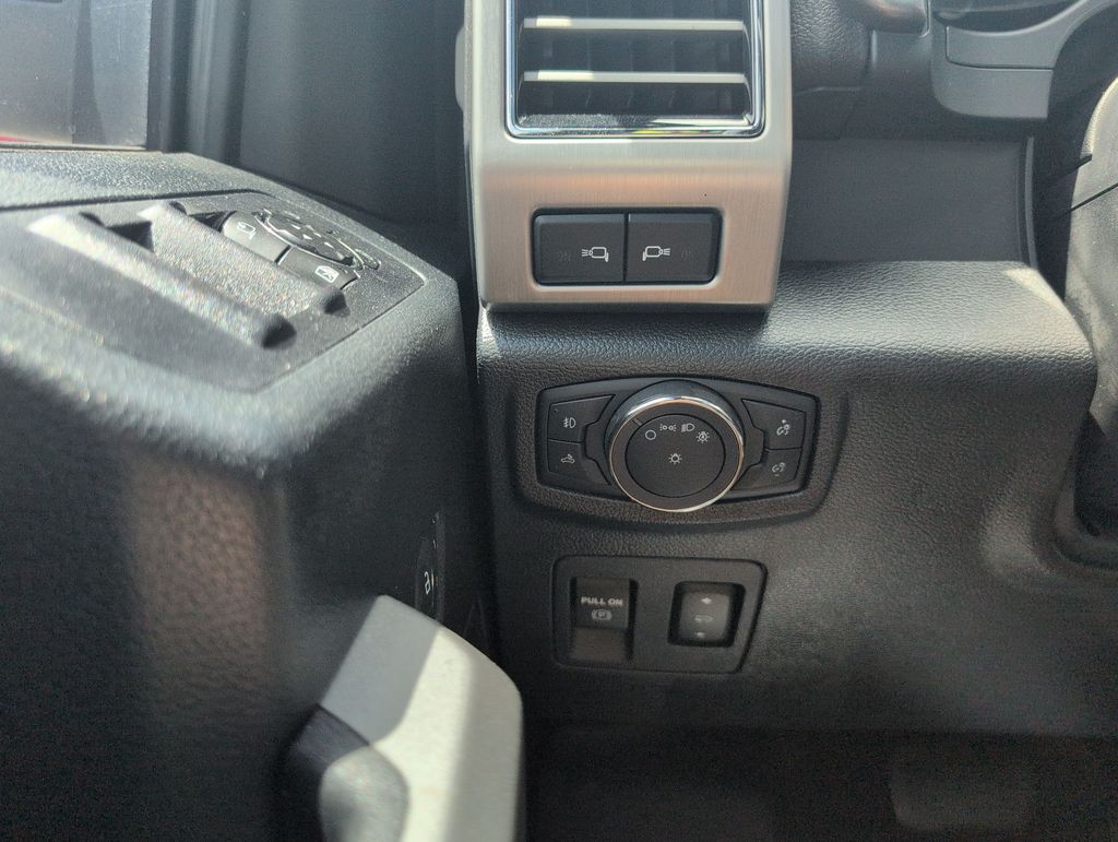 Thumbnail: 2018 Ford F-150 - 33