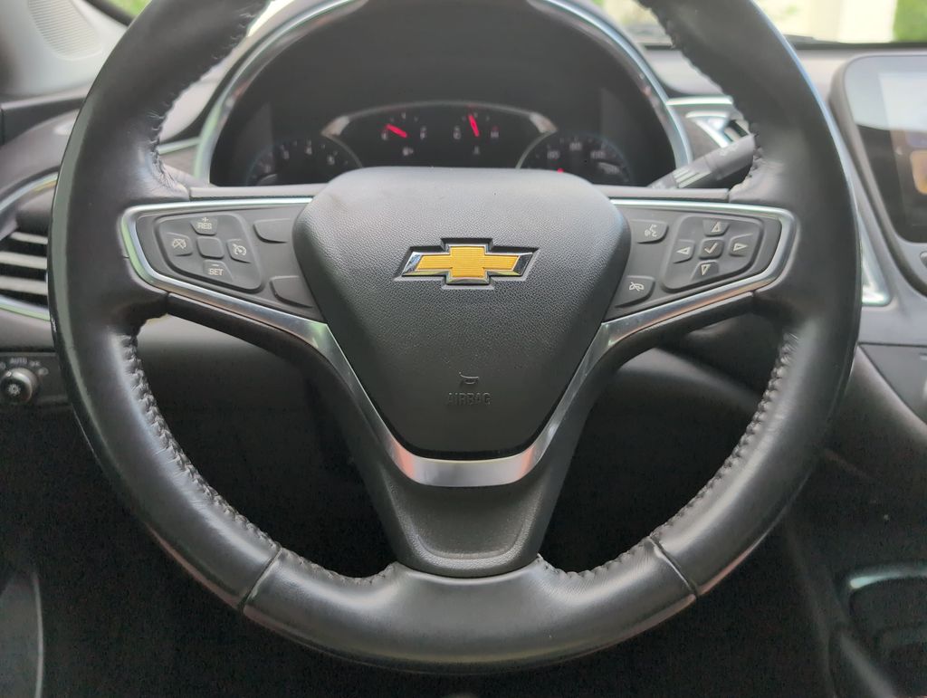 Thumbnail: 2018 Chevrolet Malibu - 14