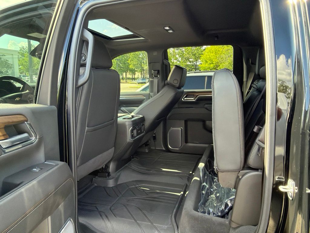 Thumbnail: 2024 Chevrolet Silverado 2500 - 8