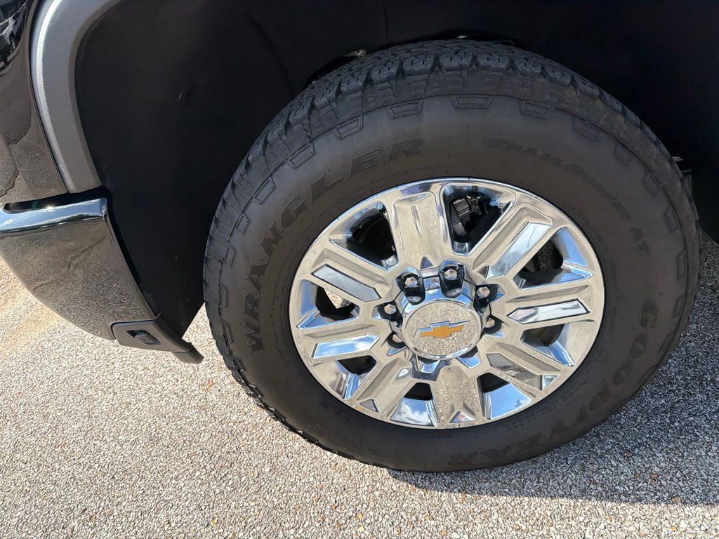 Thumbnail: 2024 Chevrolet Silverado 2500 - 17