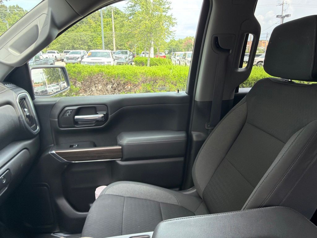 Thumbnail: 2021 Chevrolet Silverado 1500 - 22