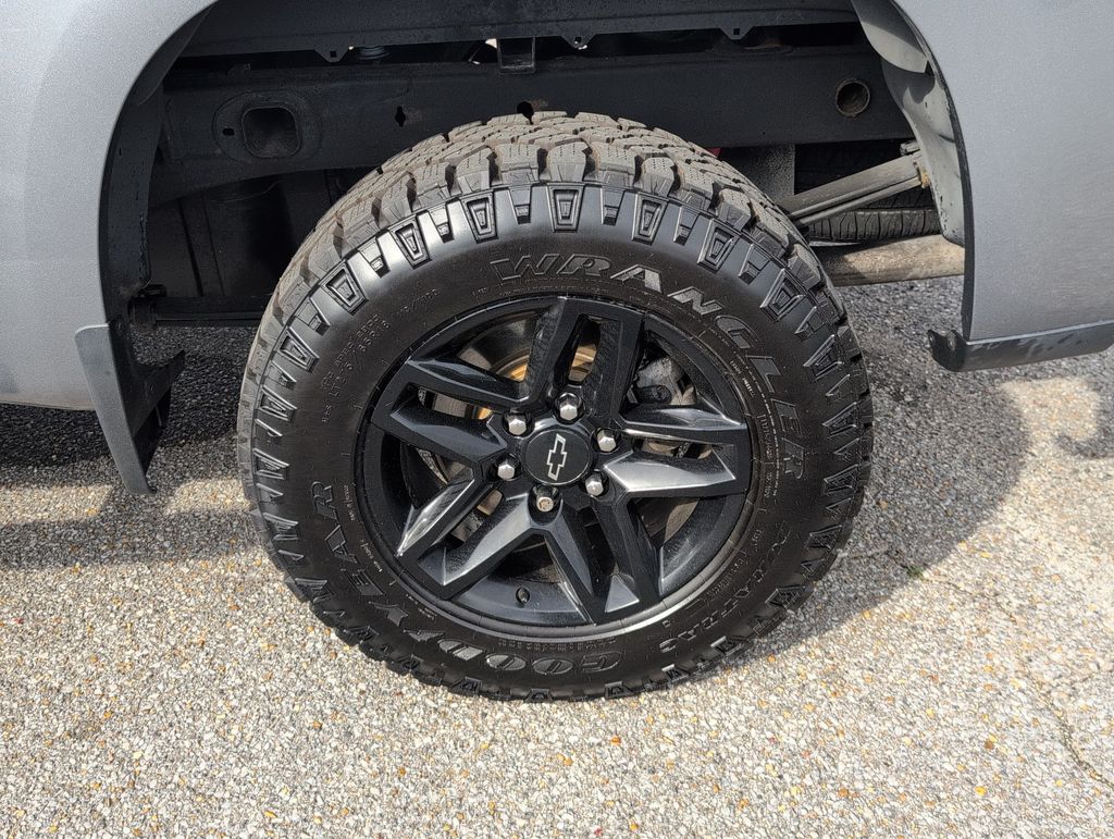 Thumbnail: 2020 Chevrolet Silverado 1500 - 7