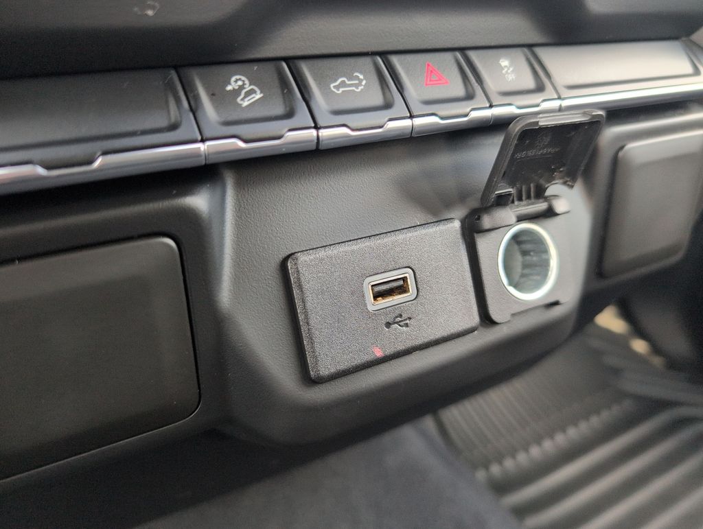 Thumbnail: 2020 Chevrolet Silverado 1500 - 33