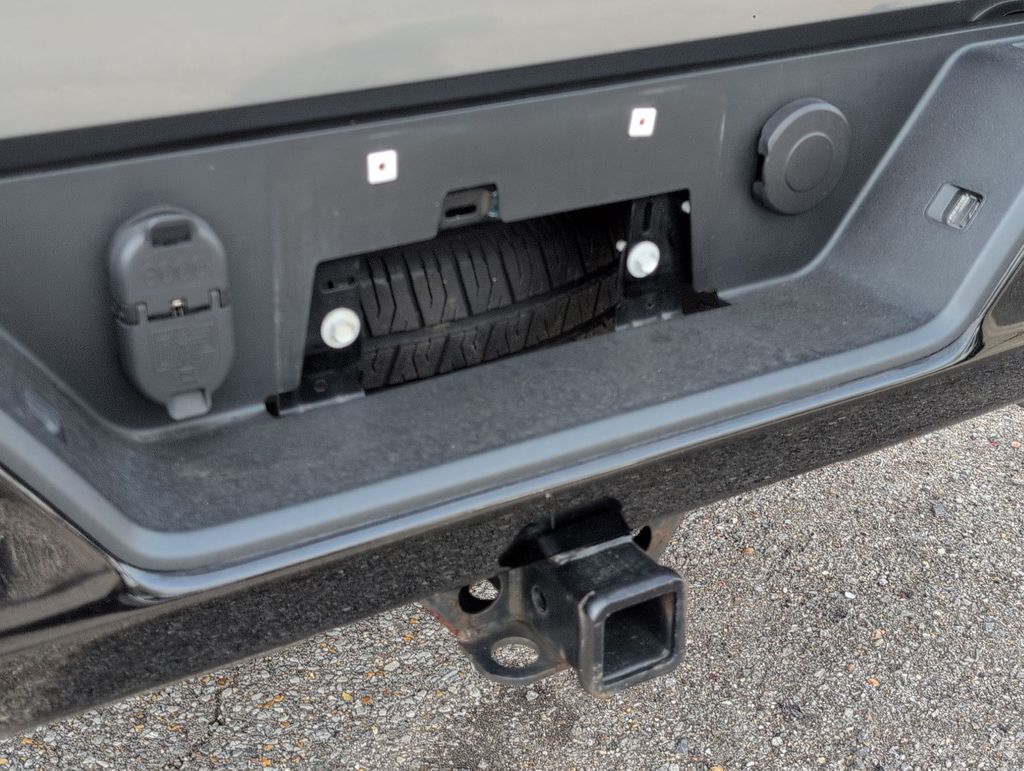 Thumbnail: 2020 Chevrolet Silverado 1500 - 36