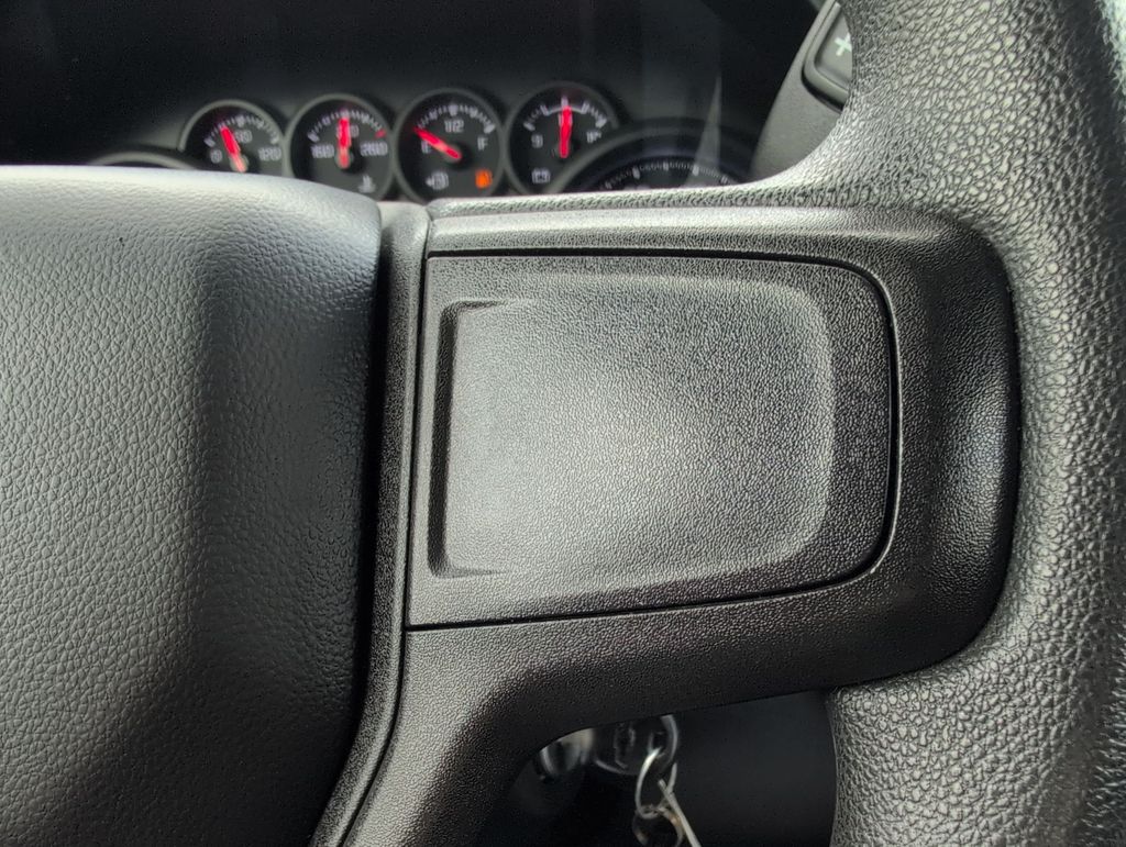 Thumbnail: 2020 Chevrolet Silverado 1500 - 28