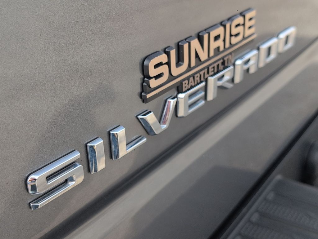 Thumbnail: 2020 Chevrolet Silverado 1500 - 22