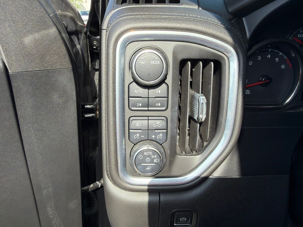 Thumbnail: 2021 Chevrolet Silverado 1500 - 20