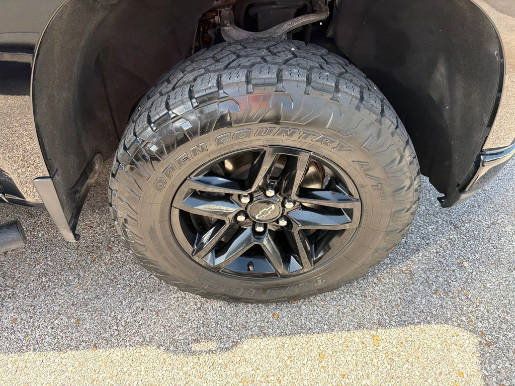 Thumbnail: 2021 Chevrolet Silverado 1500 - 13