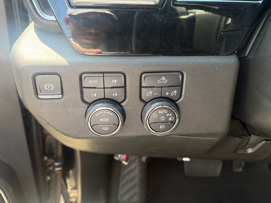 Thumbnail: 2024 Chevrolet Silverado 1500 - 18