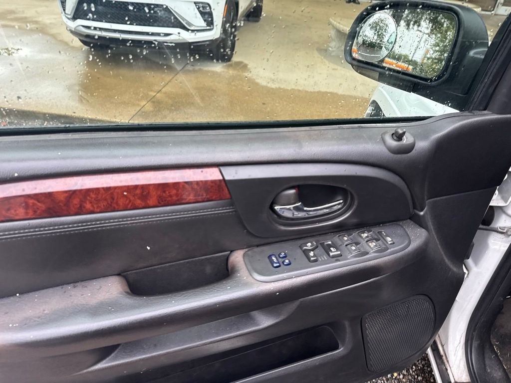 Thumbnail: 2008 GMC Envoy - 19