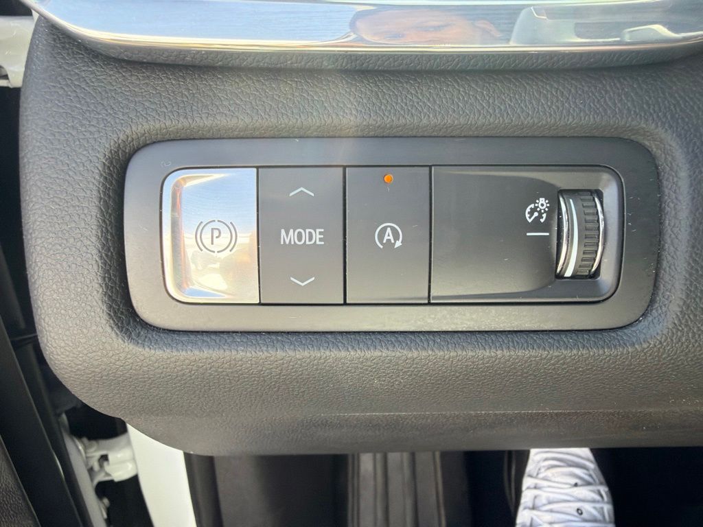 Thumbnail: 2025 GMC Acadia - 19