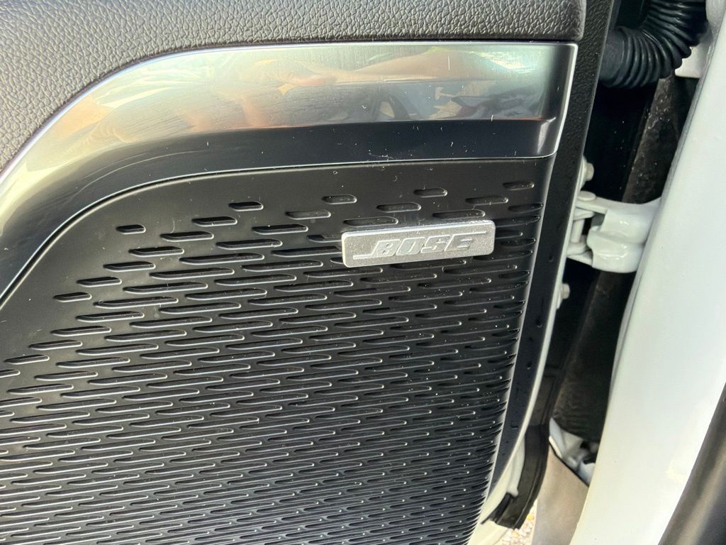 Thumbnail: 2025 GMC Acadia - 18
