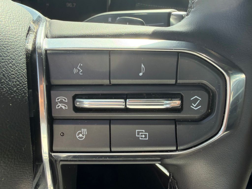 Thumbnail: 2025 GMC Acadia - 16