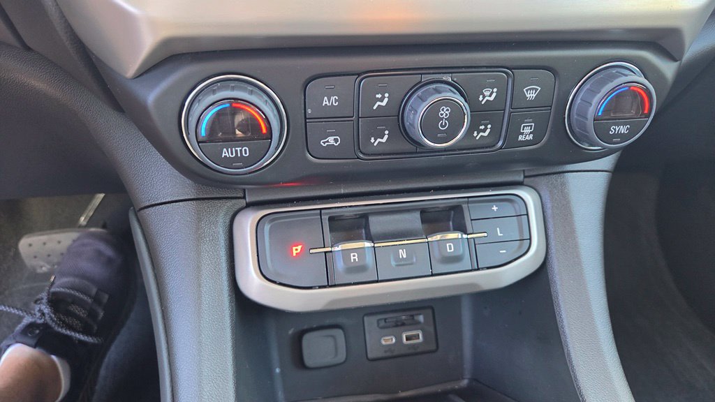 Thumbnail: 2023 GMC Acadia - 16