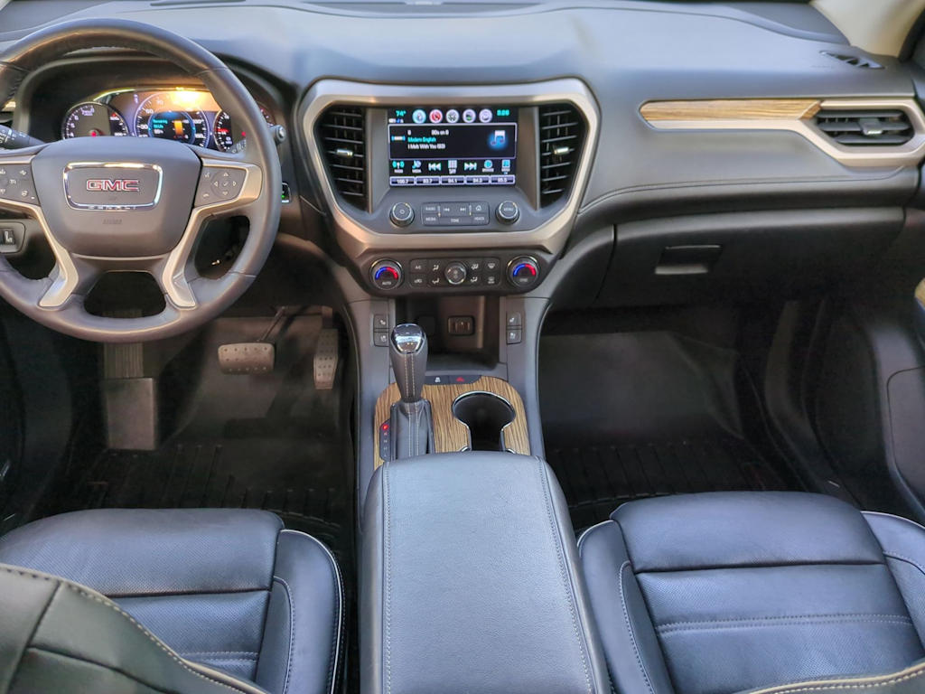 2017 GMC Acadia Denali 8