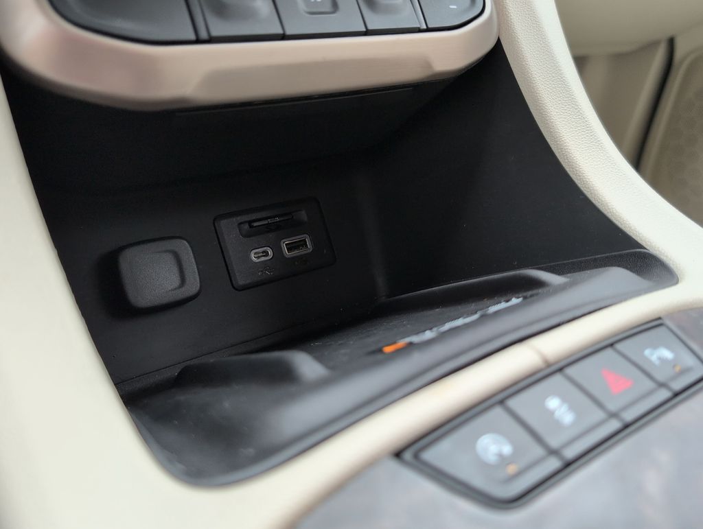 Thumbnail: 2023 GMC Acadia - 36