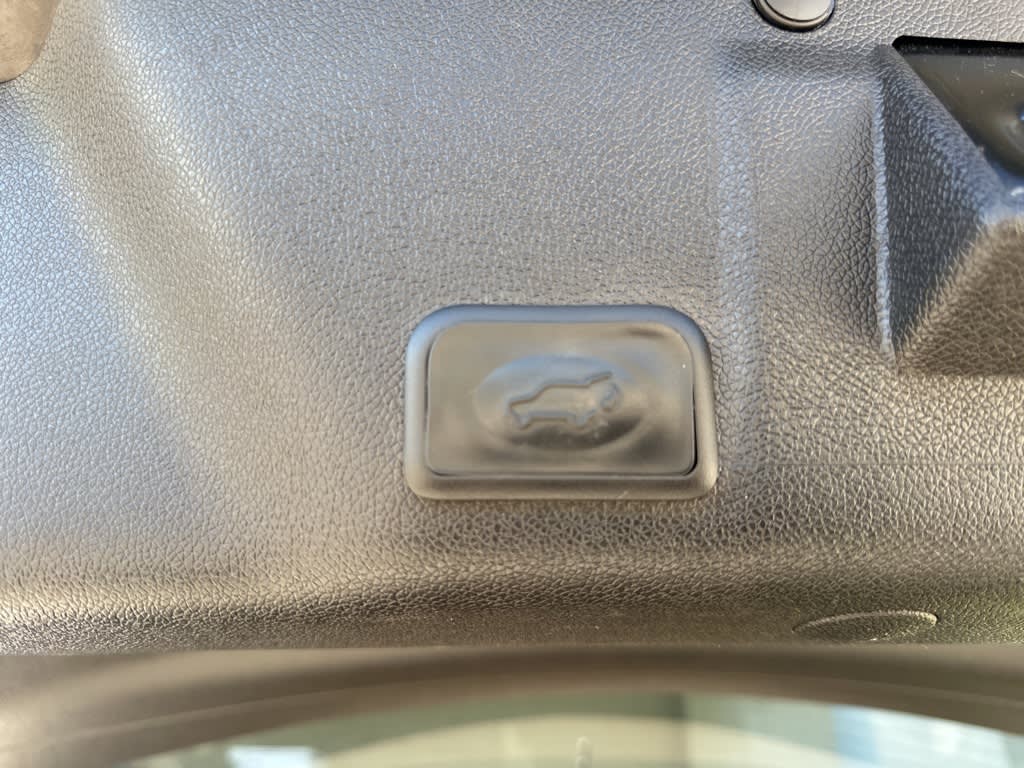 Thumbnail: 2017 GMC Acadia - 21