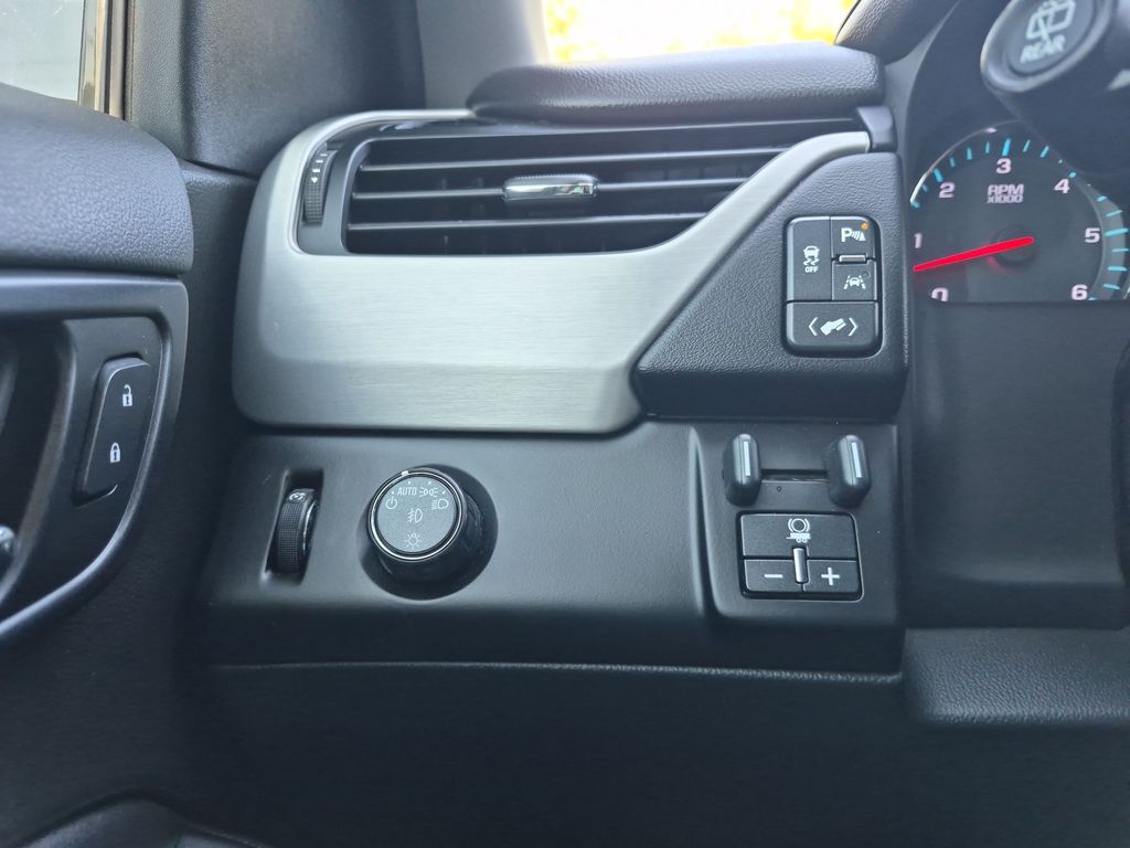 Thumbnail: 2020 GMC Yukon - 33