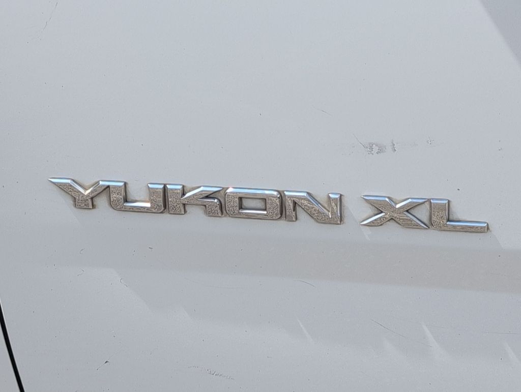 Thumbnail: 2016 GMC Yukon XL - 23