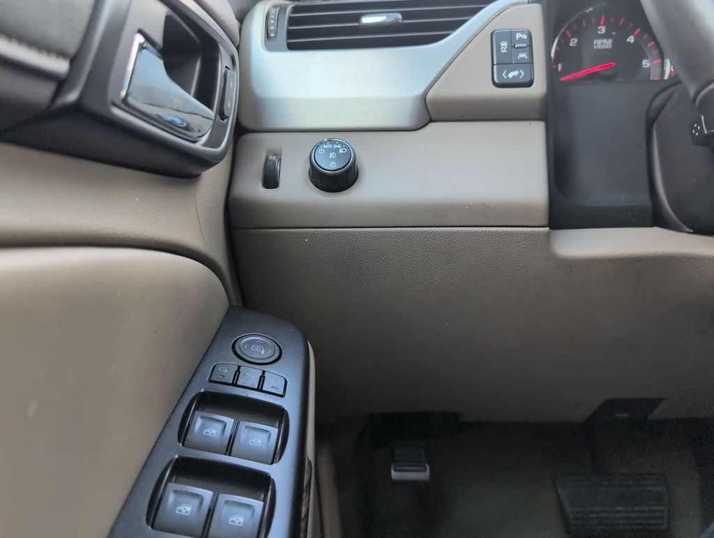 Thumbnail: 2016 GMC Yukon XL - 31