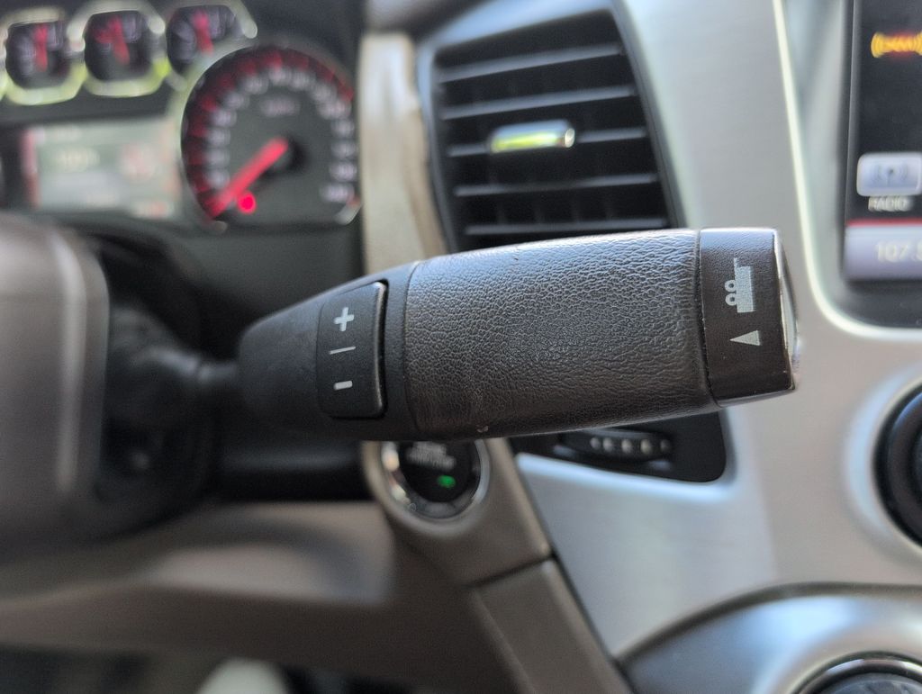 Thumbnail: 2016 GMC Yukon XL - 35