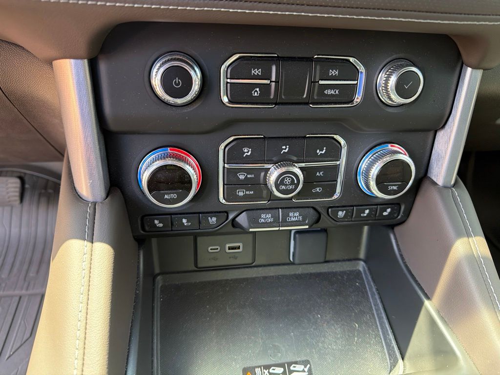 Thumbnail: 2024 GMC Yukon - 19