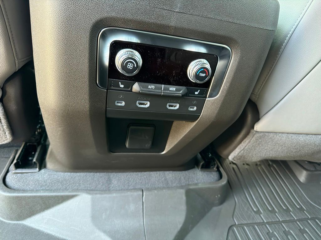 Thumbnail: 2024 GMC Yukon - 21
