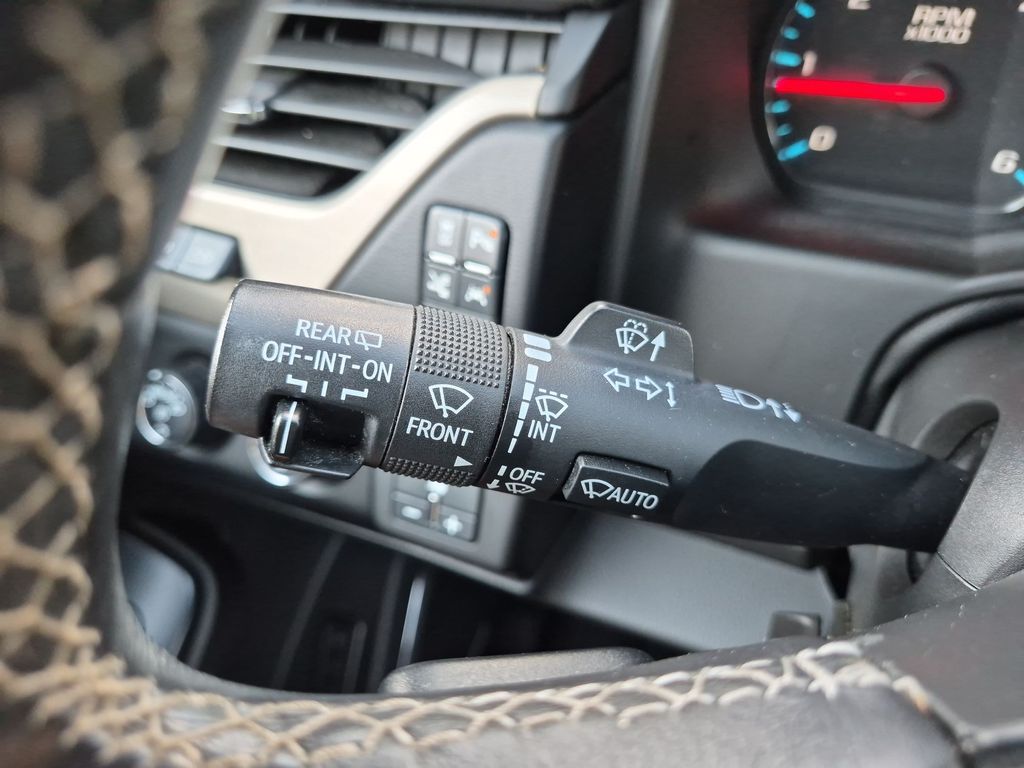 Thumbnail: 2020 GMC Yukon - 32