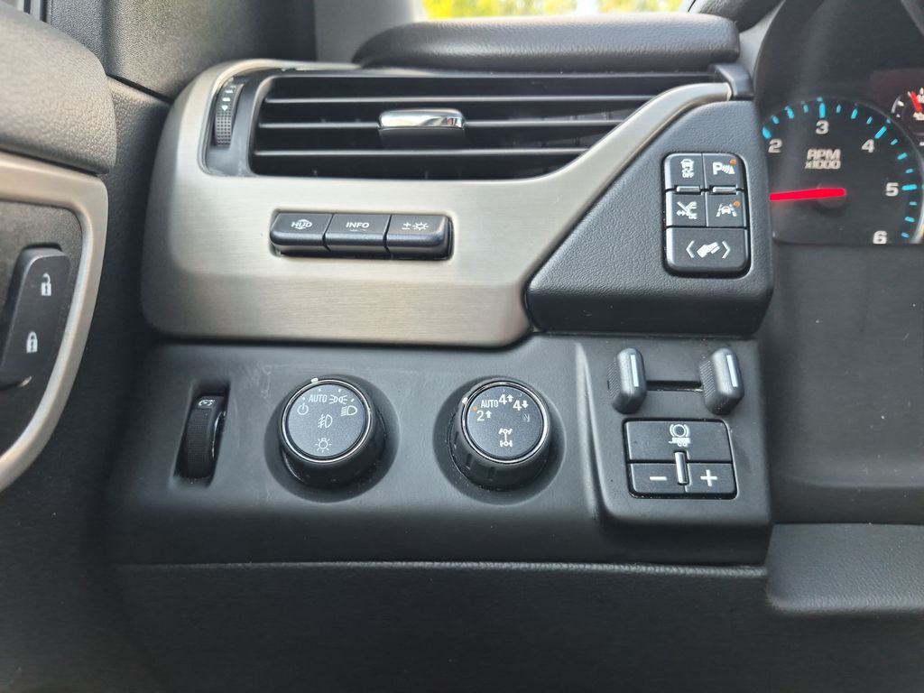 Thumbnail: 2020 GMC Yukon - 33