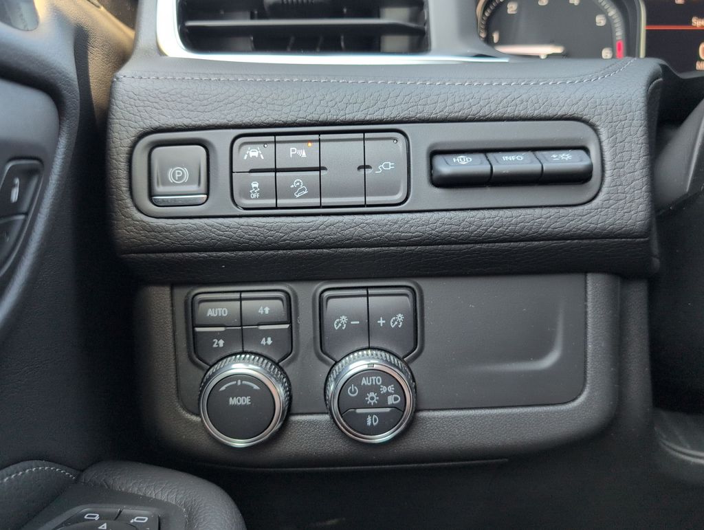 Thumbnail: 2021 GMC Yukon - 33
