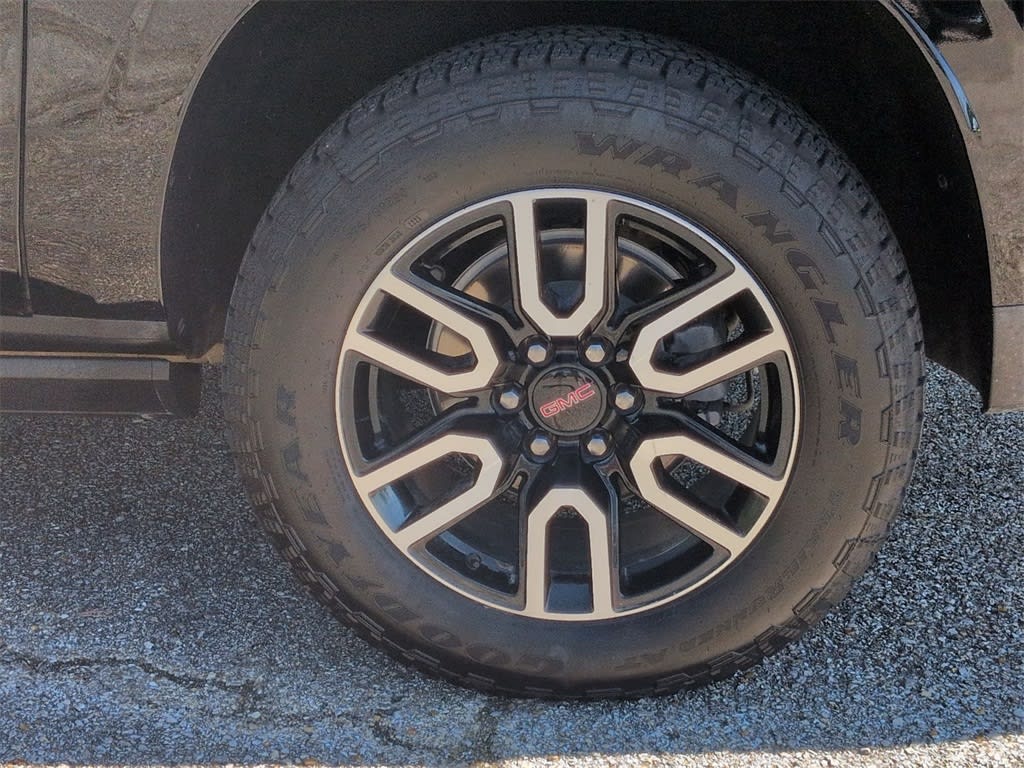 Thumbnail: 2024 GMC Yukon XL - 8