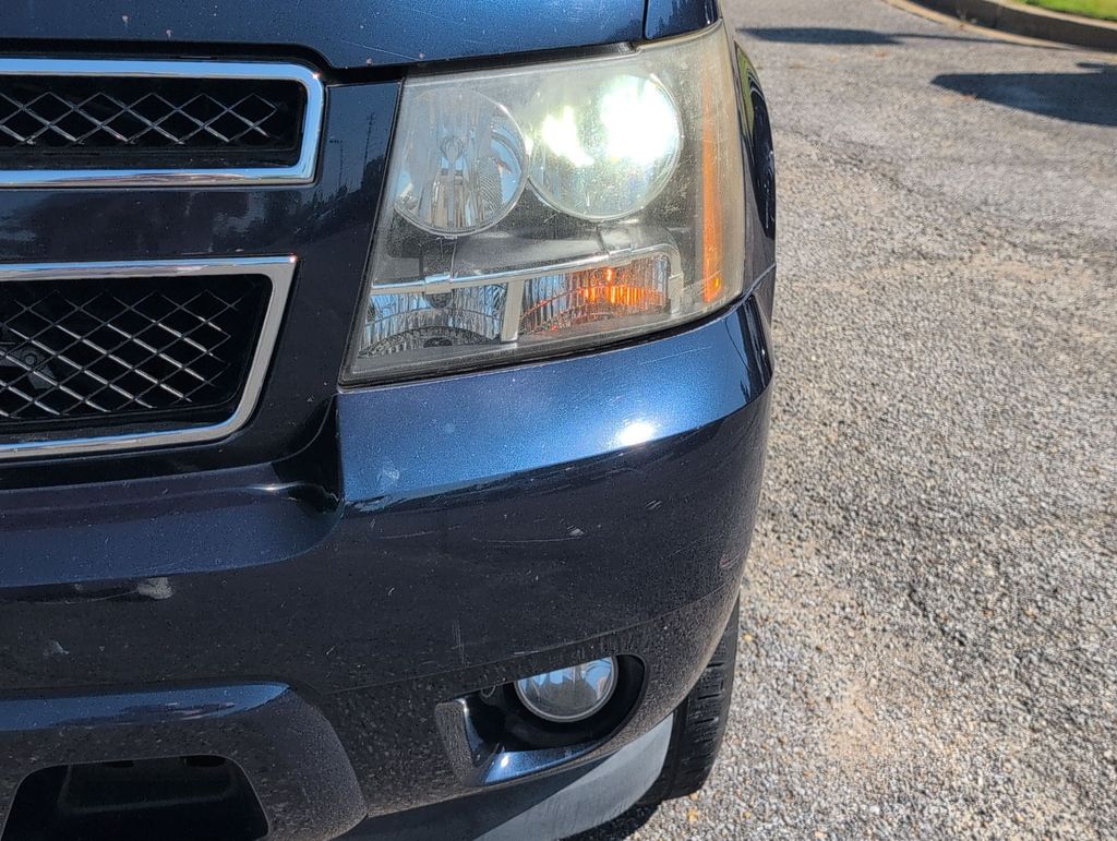 Thumbnail: 2008 Chevrolet Tahoe - 22