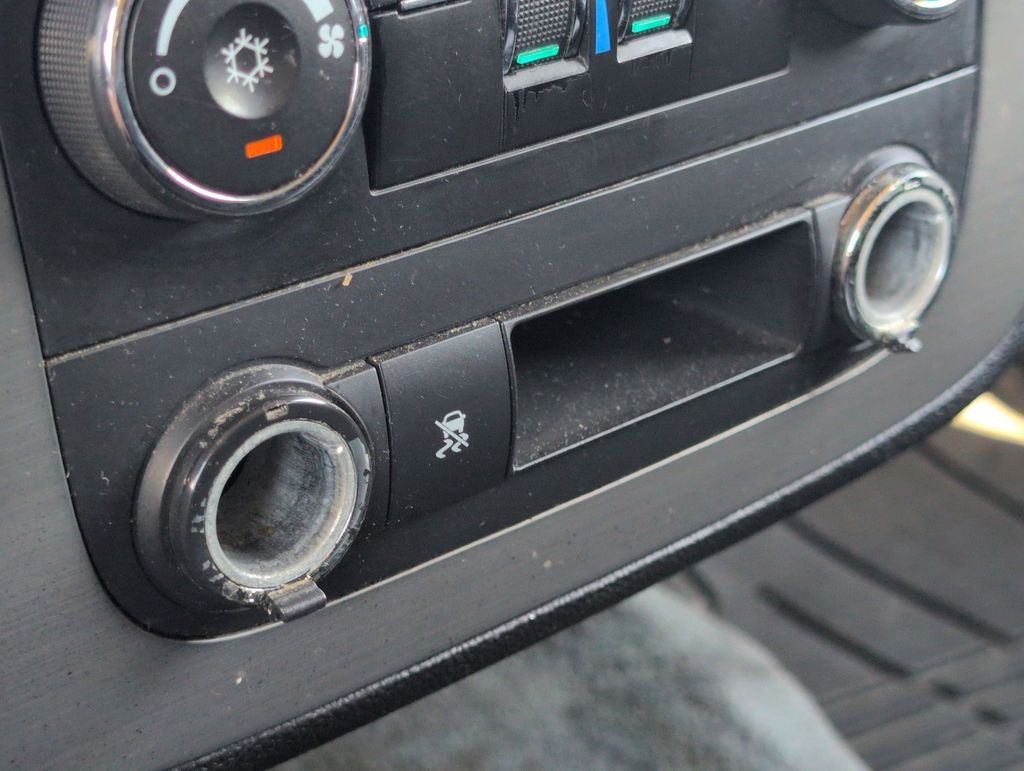 Thumbnail: 2008 Chevrolet Tahoe - 33