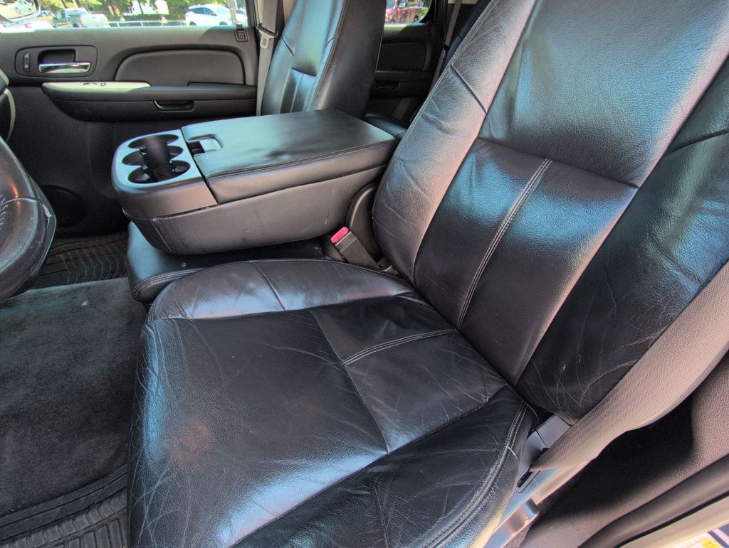 Thumbnail: 2008 Chevrolet Tahoe - 11