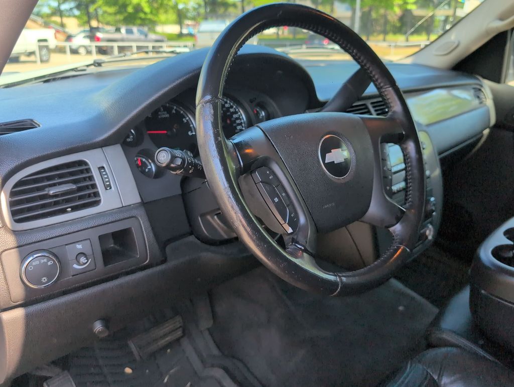 Thumbnail: 2008 Chevrolet Tahoe - 2