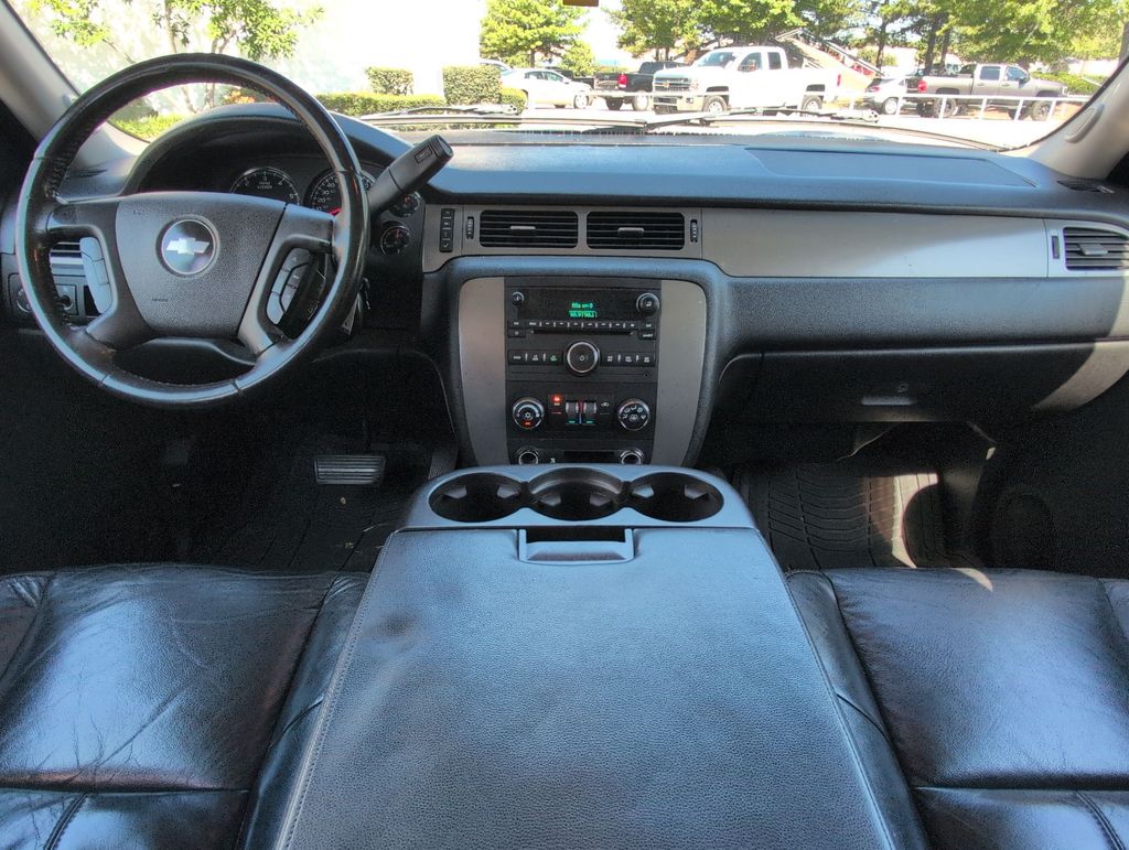 Thumbnail: 2008 Chevrolet Tahoe - 10