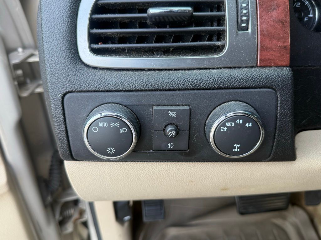 Thumbnail: 2007 Chevrolet Tahoe - 12