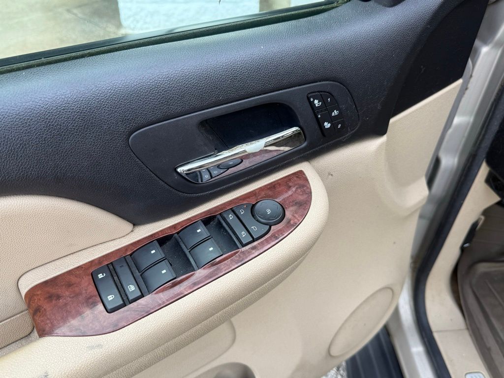 Thumbnail: 2007 Chevrolet Tahoe - 11