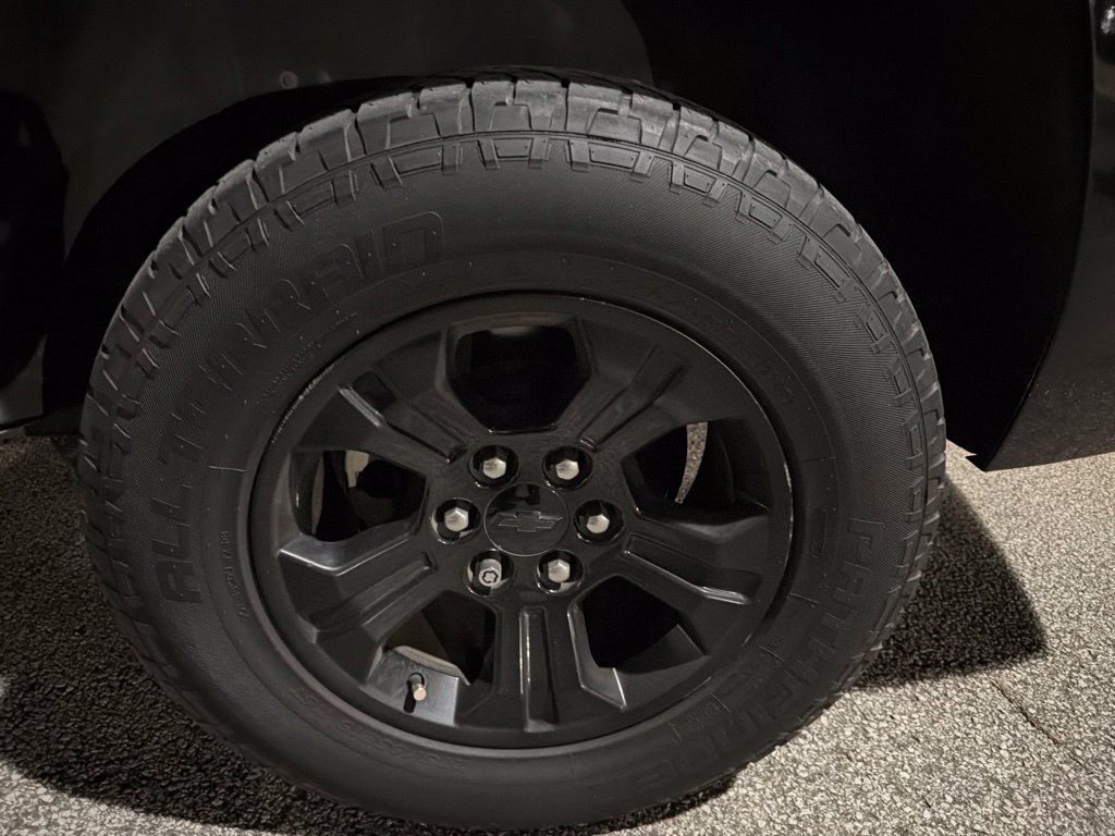 Thumbnail: 2017 Chevrolet Tahoe - 5