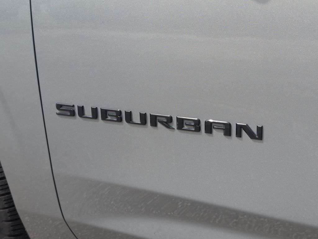 Thumbnail: 2023 Chevrolet Suburban - 6