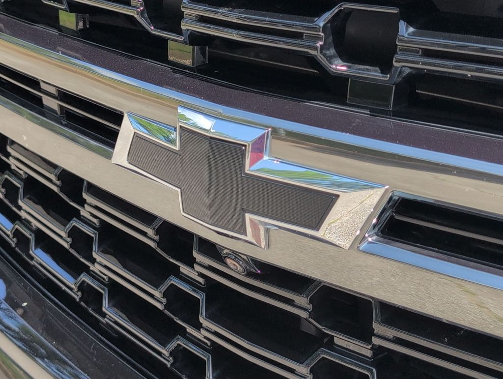 Thumbnail: 2022 Chevrolet Tahoe - 6